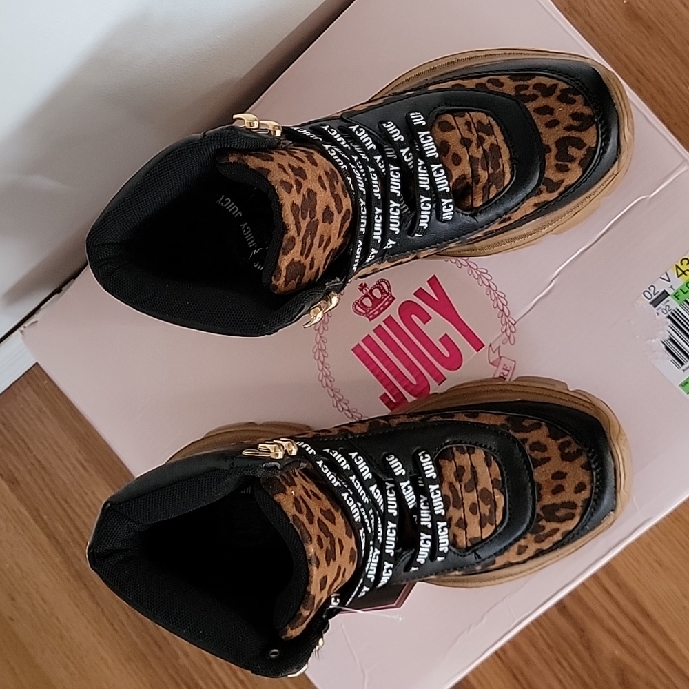 JUICI Leopard Boots